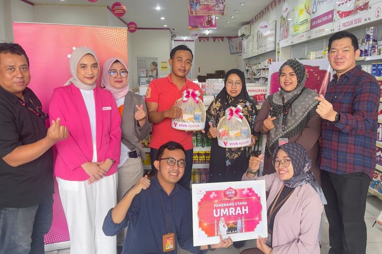 VIVA Apotek Wujudkan Impian 2 Pelanggan Melalui Program THR UMRAH - Selangkah Menuju Makkah - 2024