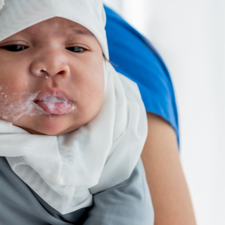 kenapa bayi sering muntah