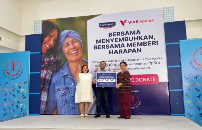VIVA Apotek & Hansaplast Donasi Rp50 Juta untuk Cegah Kanker